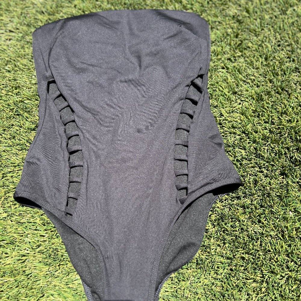 Kenneth Cole Bandeau One Piece